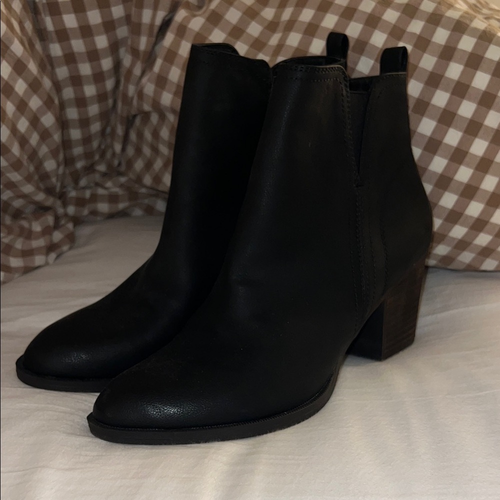 Brand New Circus by Sam Edelman Classic Black Leather Ankle Boots